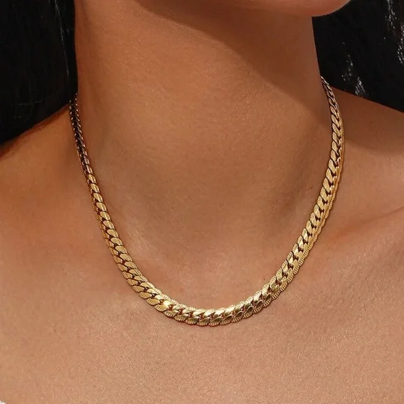 NEW 18K GOLD FLAT CUBAN CHUNKY CHAIN NECKLACE, NICE NECKLACE, CUTE NECKLACE - Picture 1 of 5